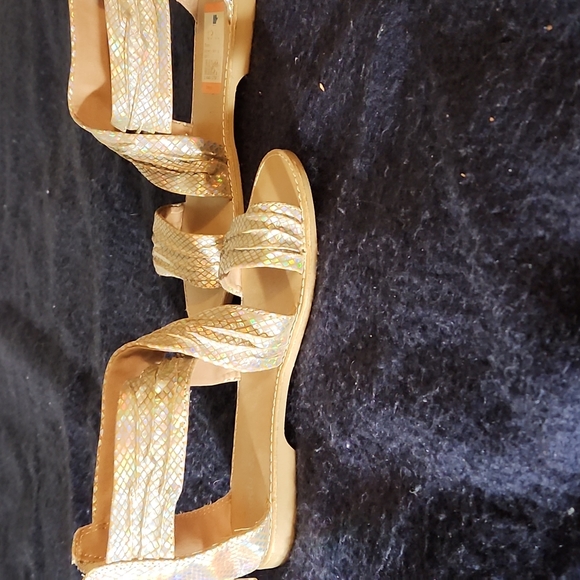 Sandals - Picture 4 of 6